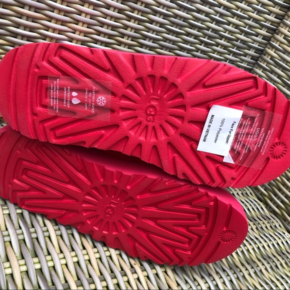 UGG Boots Pink Red PVC 9 Waterproof NEW - Picture 8 of 12